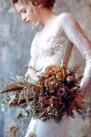 Букет невесты из сухоцветов: протея, мак, гортензия, осока